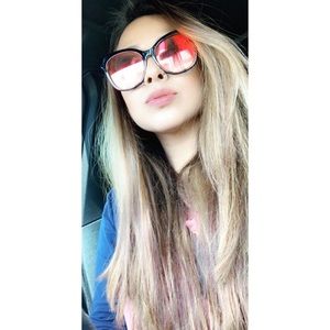 Meet your Posher, Alma